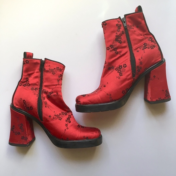 SOLD Oriental floral chunky heels | vintage - Picture 2 of 8